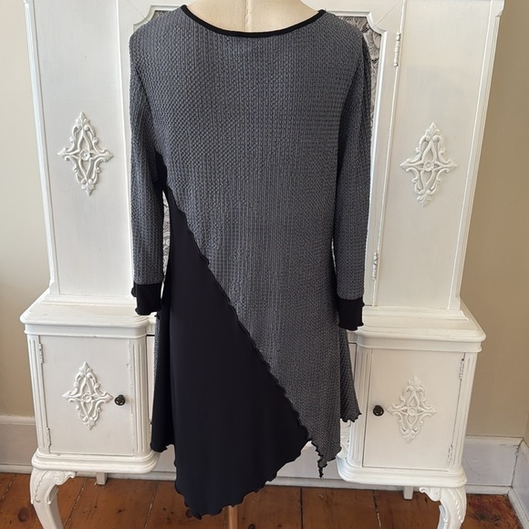 Joseph Ribkoff Asymmetrical Tunic Top - Picture 11 of 15